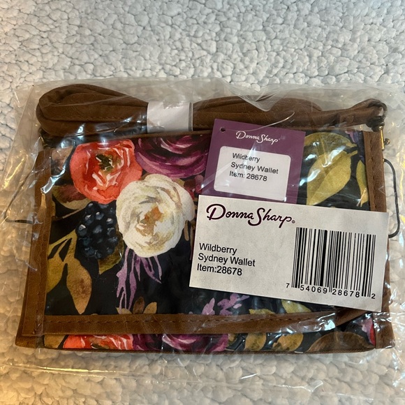 💐💐DONNA SHARP Sydney Crossbody Wallet Tri-fold, adj. strap (reg.$39 NWT - Picture 2 of 10